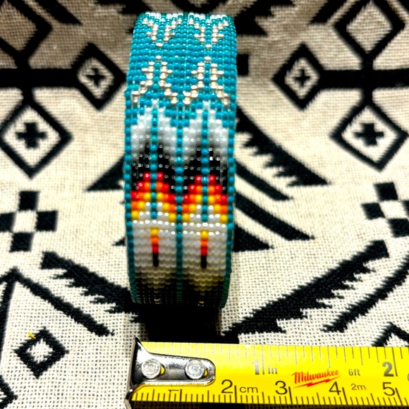 Beaded Bracelet 🪶 - Picture 2 of 3